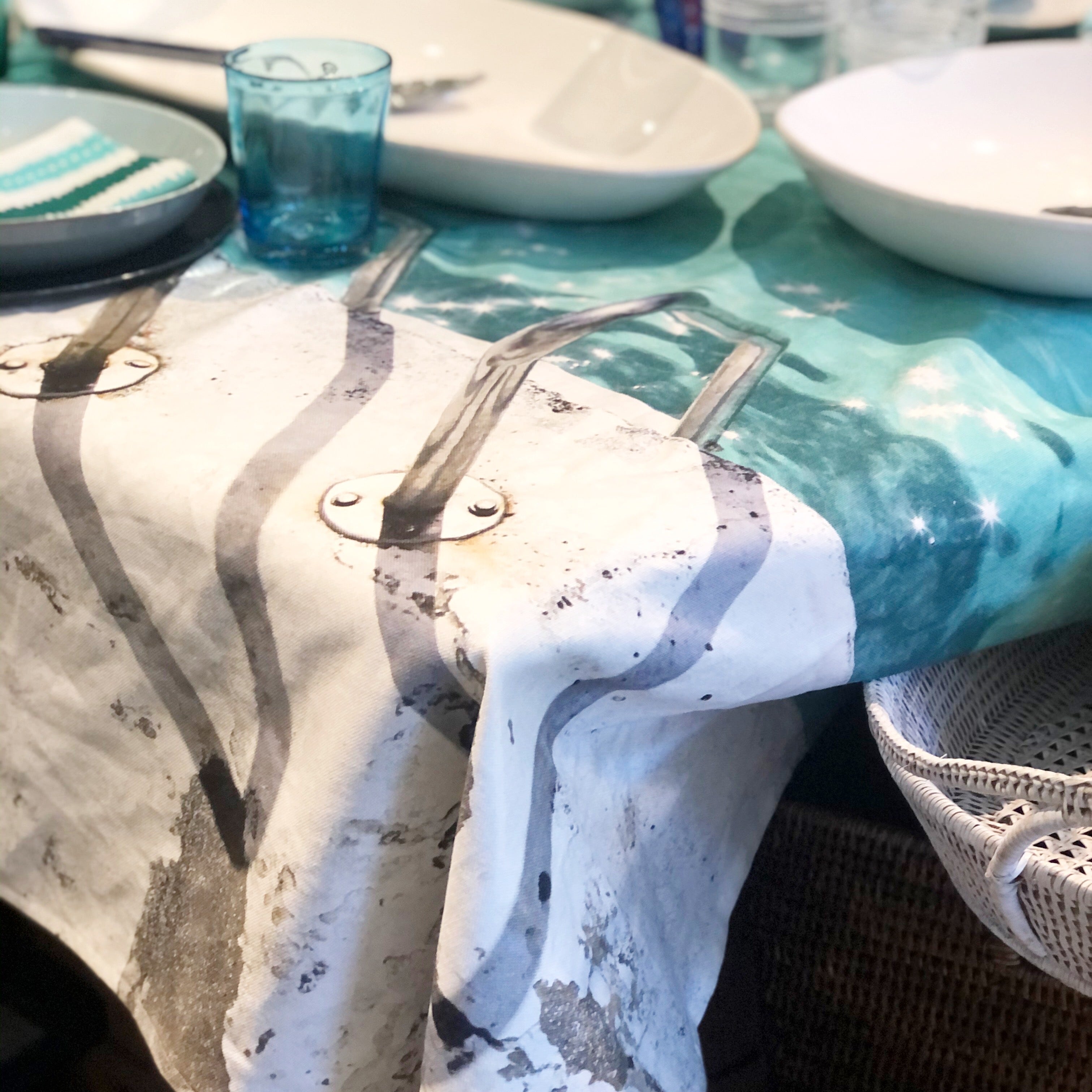 Tablecloth Bondi Icebergs
